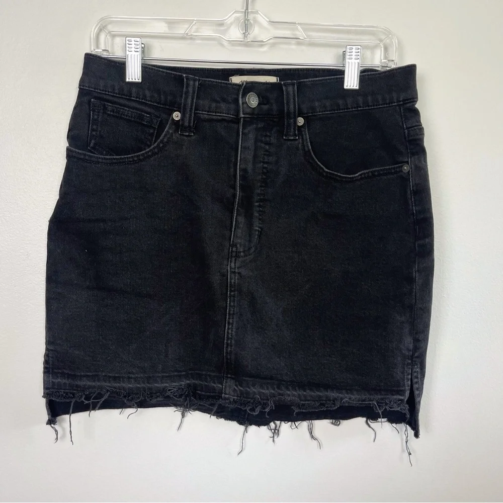 Madewell Black Denim Mini Skirt Size 28 Raw Hem Stretch